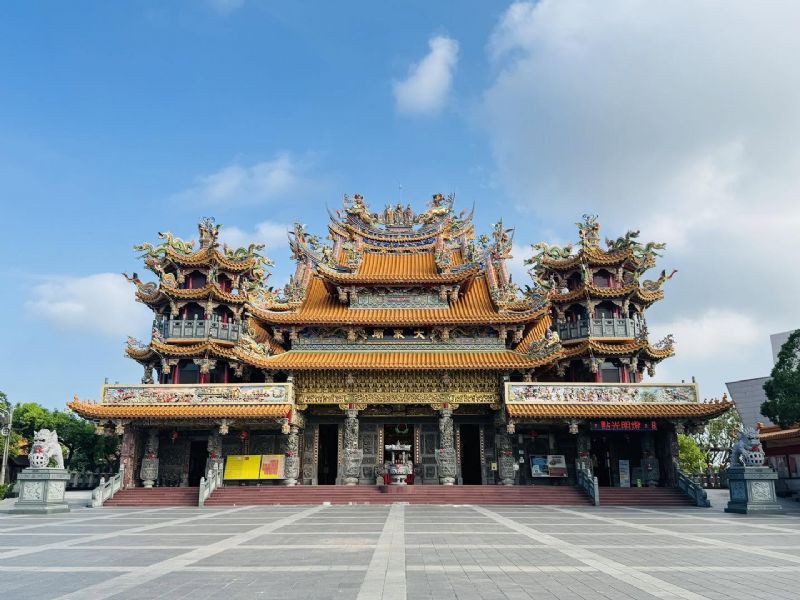晨曦中的四草大眾廟